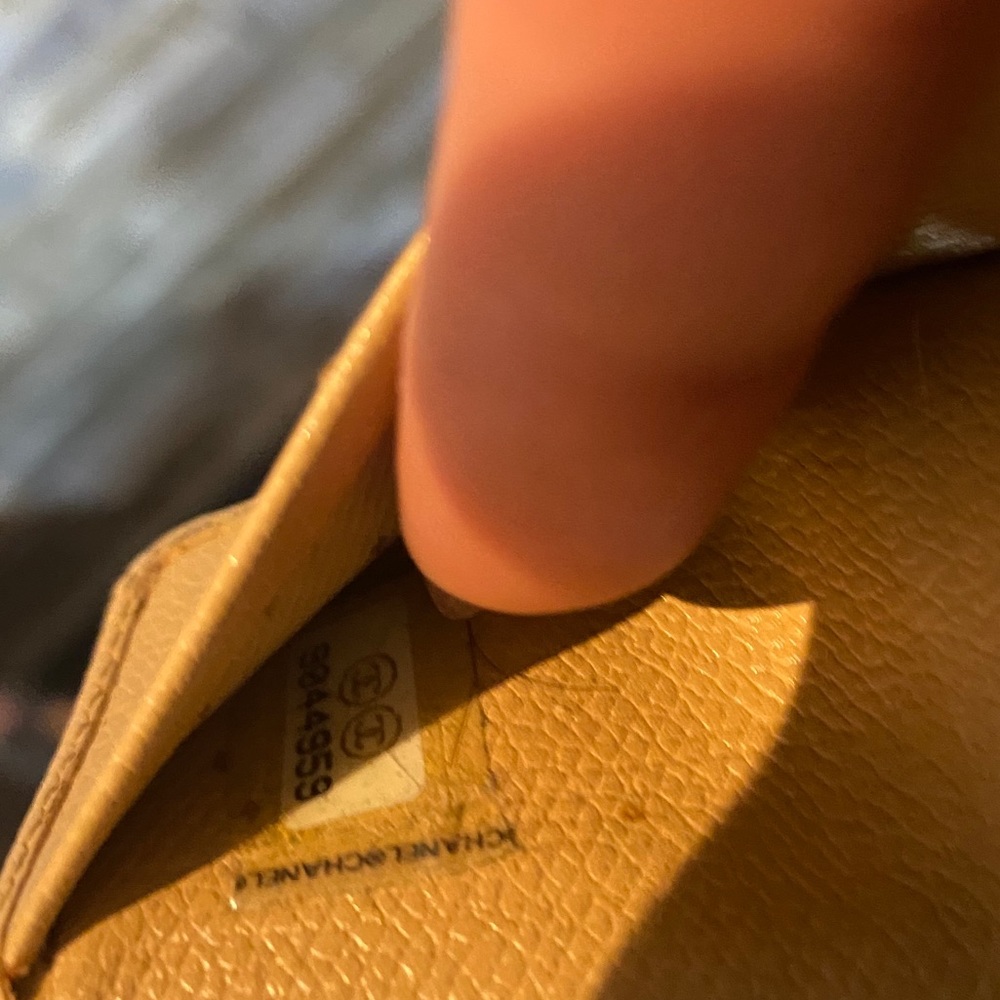 Chanel Calfskin CC button key holder - Picture 10 of 12